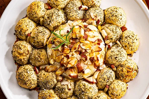 Baked Brie Pull Apart Wreath